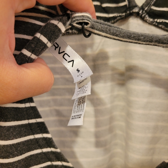 {SOLD} RVCA bodysuit - Picture 5 of 5